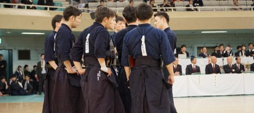 この画像は、サイトの記事「第65回 全日本学生剣道東西対抗試合 2018　おすすめ YouTube視聴無料動画 まとめてご紹介！」のイメージ写真画像として利用しています。